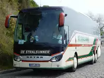 Setra 516 HD von De Stralsunner aus Deutschland im Stadthafen Sassnitz am 16.05.2016