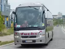 Volvo 9900 von Fuchs aus Österreich im Stadthafen Sassnitz am 21.05.2016