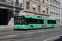 MAN Bus 752, auf der Linie 30, fährt zur Haltestelle Steinenschanze. Die Aufnahme stammt vom 02.07.2019.