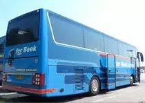 Van Hool T915 von Ter Beek Reizen aus den Niederlanden im Stadthafen Sassnitz am 31.05.2016