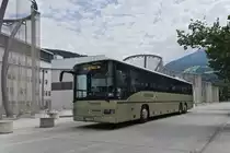 Die Linie 4123 ist in Wattens wegen Bauarbeiten über die Swarovskistraße umgeleitet (PT-12323). Aufgenommen 18.7.2019.