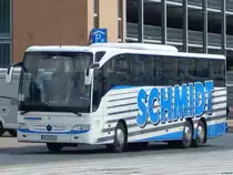 Mercedes Tourismo von Schmidt aus Deutschland im Stadthafen Sassnitz am 21.04.2016