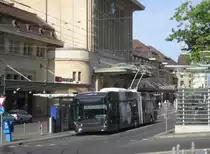 tl Nr. 885 ''Fooby'' (Hess Swisstrolley 4 BGT-N2D) am 1.8.2019 beim Bhf. Lausanne