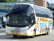 Neoplan Starliner von JobTours aus Deutschland im Stadthafen Sassnitz am 19.07.2016