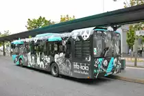 ICB Solaris Urbino 12 Wagen 119 mit Fritz Kola Werbung am 11.08.19 in Frankfurt Enkheim 