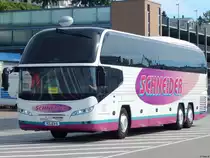 Neoplan Cityliner von Schneider aus Deutschland im Stadthafen Sassnitz am 21.07.2016