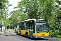 BVG Wagen 1340 auf Linie 377 nach S+U Hermannstraße - Berlin, S Plänterwald, Köpenicker Landstraße - am 12.06.2016 - Werbung: ohne