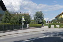 Haltestelle Vomp Tennisplatz. Aufgenommen 14.8.2019.
