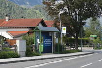 Haltestelle Vomp Josef-Heiß-Straße. Aufgenommen 14.8.2019.