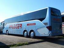 Setra 516 HD von Pfleger aus Österreich im Stadthafen Sassnitz am 17.09.2017