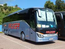 Setra 516 HD von Pfleger aus Österreich im Stadthafen Sassnitz am 17.09.2017