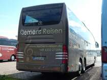 Mercedes Travego von Klemens Reisen aus Deutschland im Stadthafen Sassnitz am 17.09.2017