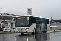 Setra S 400er-Serie der Zillertalbahn SZ-736AK als Linie 8330 in Kolsass, Bundesstraße. Aufgenommen 7.8.2019.