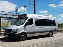 Hier ist der KA W 9122 von Wöhrle Reisen auf der Kleinbuslinie 136 nach Oberacker im Einsatz. Abgelichtet am 31.05.2019 in Münzesheim.