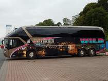 Neoplan Starliner von Wild aus Deutschland im Stadthafen Sassnitz am 23.09.2017