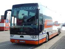 Van Hool TX17 von Janssen Reisen aus Deutschland im Stadthafen Sassnitz am 24.09.2017