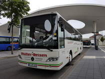 Hier wartet der PF MR 4008 von Müller Reisen auf einen weiteren Einsatz. Abgelichtet am 
11 Juni 2019 in Pforzheim.