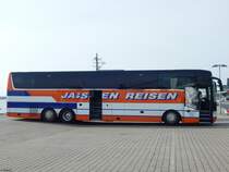 Van Hool TX17 von Janssen Reisen aus Deutschland im Stadthafen Sassnitz am 24.09.2017