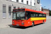 Bus Kaiserslautern / Verkehrsverbund Rhein-Neckar: Mercedes-Benz O 407 (KL-GV 160) vom Omnibusbetrieb Vicari GmbH, aufgenommen im August 2019 am Hauptbahnhof in Kaiserslautern.