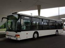 Hier ist der VAI ER 509 von Seiz Reisen (Leihwagen für Eberhardt Reisen/ex Rückert GmbH, Heilbronn) auf der Buslinie 720 nach Ittersbach unterwegs. Gesichtet am 11.06.2019 am HBF in Pforzheim.