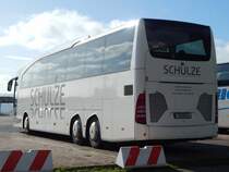 Mercedes Travego von Schulze aus Deutschland im Stadthafen Sassnitz am 03.10.2017