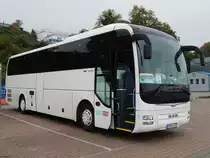 MAN Lion's Coach von Bach-Tours aus Deutschland im Stadthafen Sassnitz am 14.10.2017