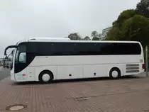 MAN Lion's Coach von Bach-Tours aus Deutschland im Stadthafen Sassnitz am 14.10.2017
