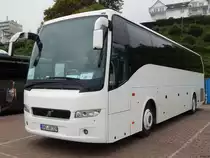 Volvo 9700 von Von Rahden aus Deutschland im Stadthafen Sassnitz am 14.10.2017