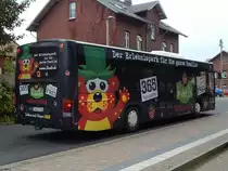 Volvo 8700 der Oppermann Transporte aus Deutschland in Sassnitz am 15.10.2017