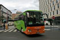 FlixBus Mercedes Benz Tourismo am 05.10.19 in Frankfurt am Main 