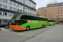 FlixBus Neoplan Starliner am 05.10.19 in Frankfurt am Main