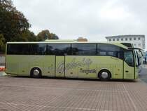 Mercedes Tourismo von Gehrig Touristik aus Deutschland im Stadthafen Sassnitz am 15.10.2017