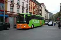 FlixBus Mercedes Benz Tourismo am 05.10.19 in Frankfurt am Main 