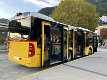 Heckansicht vom neuen MB C2 K hybrid '11217' am 7.10.19 beim Bahnhof Interlaken West.