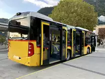 Heckansicht vom neuen MB C2 K hybrid '11217' am 7.10.19 beim Bahnhof Interlaken West.