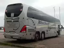 Neoplan Cityliner von Bischoff Touristik aus Deutschland im Stadthafen Sassnitz am 21.10.2017