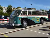 2 Internationale Oldtimer und Omnibustreffen in Westside ( Bern ) am 12.10.2019 - Zu Besuch aus dem Kanton Aargau ein Saurer 3 C-H  AG  96310