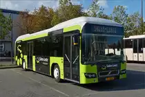 SL 3352, Volvo 7900 Hybrid  von Sales Lentz steht auf dem Busparkplatz vom Glacis in der Stadt Luxemburg. Okt 2019