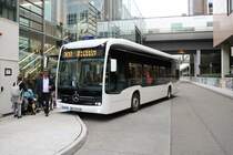 Mercedes Benz E-Citaro am 17.10.19 am Flughafen Frankfurt am Main auf der Linie X17 von Autobus Sippel im Testbetrieb