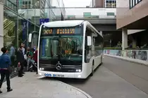 Mercedes Benz E-Citaro am 17.10.19 am Flughafen Frankfurt am Main auf der Linie X17 von Autobus Sippel im Testbetrieb