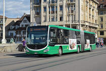 Mercedes Citaro 7023, auf der Linie 34, überquert die Mittlere Rheinbrücke. Die Aufnahme stammt vom 01.10.2019.