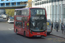 24.10.2018 / London / Alexander Dennis Enviro 400 / YY16 YKH.