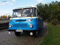 Robur Bus am 28.09.2019 vor dem Bahnhof Bertsdorf