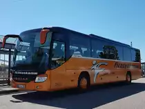 Hier ist der GER F 300 von Fichtenkamm Reisen auf der Buslinie 549 nach Kandel Bahnhof im Einsatz. Fotografiert am 17 Juni 2019 am Bahnhof in Wörth am Rhein.