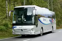 MB Tourismo 'BE 434' von Oberland Reisen unterwegs von Interlaken zum Bahnhof Zweilütschinen, am 2.11.19 bei der Abzweigung Zweilütschinen.