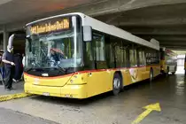 Hess Zugfahrzeug 'BE 669 359' aus Laupen mit dem Anhänger von Lauterbrunnen, der zuerst als Linie 141 zum Bahnhof Lauterbrunnen fährt und dann anschlissend weiter als Bahnersatz bis Interlaken Ost, am 2.11.19 bei der Schilthornbahn.
