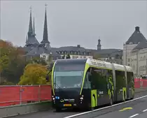 SL 3411, Van Hool ExquiCity von Sales Lentz, auf der seit dem 03.11.2019 in Betrieb genommenen Busspur von der Ober Stadt Luxemburg zum Hauptbahnhof.  06.11.2019

Wegen der Trambaustelle von der Ober Stadt bis zum Hauptbahnhof werden die Busse in der Stadt Luxemburg über eine neue Strecke aus der Oberstadt zum Bahnhof über den Boulevard Franklin D. Roosevelt weiter über den Viaduc und die Avenue de la Gare durch die Rue de Bonnevoie zu den neuen Bushaltestellen hinter dem Bahnhof  umgeleitet.  
