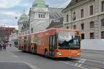 Mercedes Citaro 7052 mit der easy Jet Werbung, auf der Linie 50, verlässt die Endstation am Bahnhof SBB. Die Aufnahme stammt vom 12.11.2019.