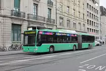 Mercedes Citaro 718, auf der Linie 30, fährt Richtung Haltestelle Steinenschanze. Die Aufnahme stammt vom 12.11.2019.
