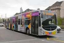 Nach dem der Mercedes Citaro 7026 nach einer heftigen Kollision nicht mehr eingesetzt werden kann, hat der Mercedes Citaro 7016 die Werbung für 100 Jahre Adullam-Stiftung übernommen. Hier steht der Bus am 11.11.2019 an der Endstation der Linie 30 am badischen Bahnhof.